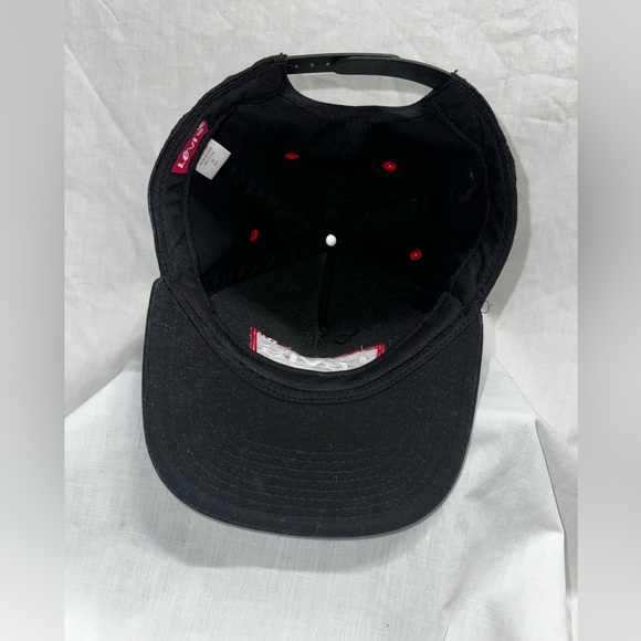 Levi’s | Black and Red Embroidered SnapBack Hat | - Picture 3 of 5